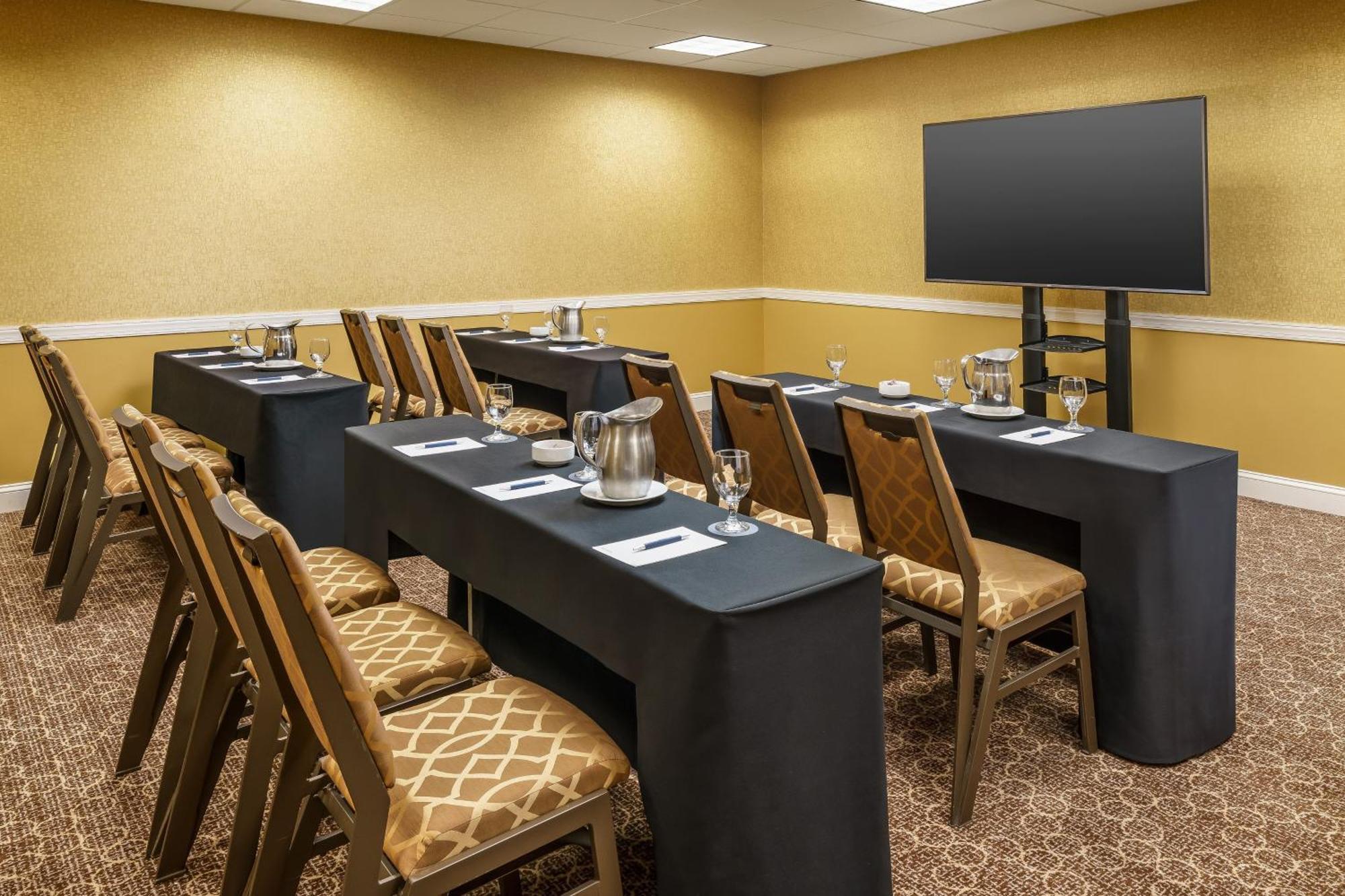 Sheraton Great Valley 3*